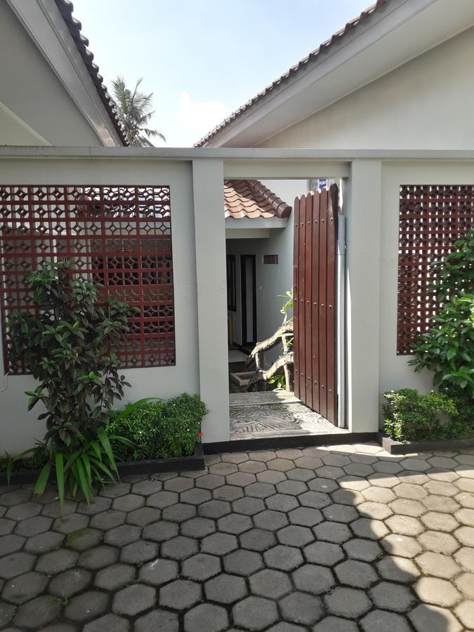 Banyu Homestay Banyuwangi  Εξωτερικό φωτογραφία